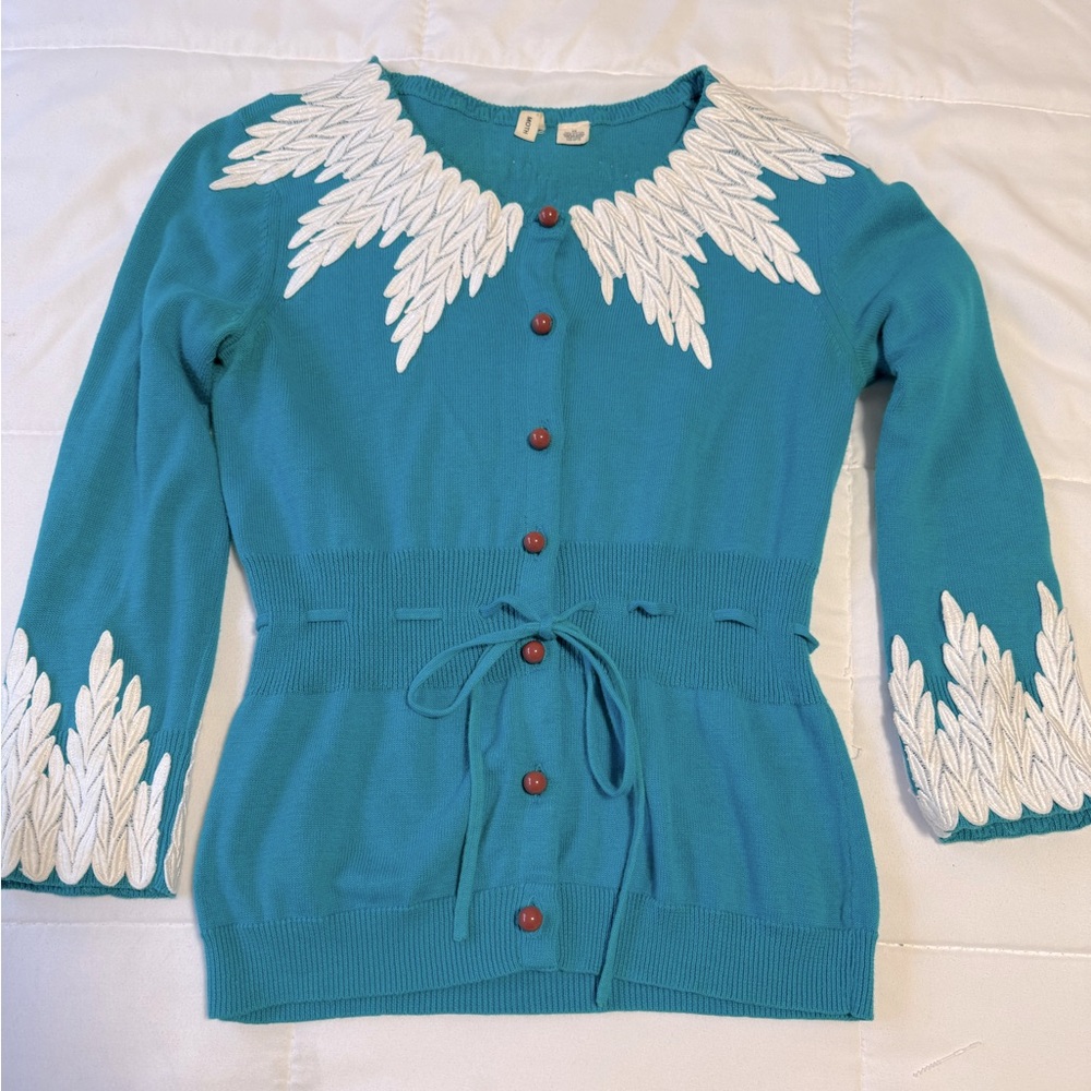 Moth ANTHROPOLOGIE/Vintage Turquoise and White Leaf Pattern Sweater. XS .